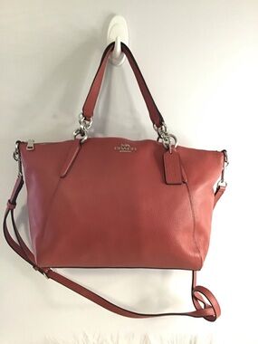COACH Small Kelsey  Pebble Leather Crossbody Bag Rose Mauve Pristine